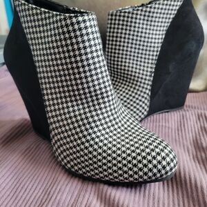 Madden Girl Black and White Houndstooth Booties
